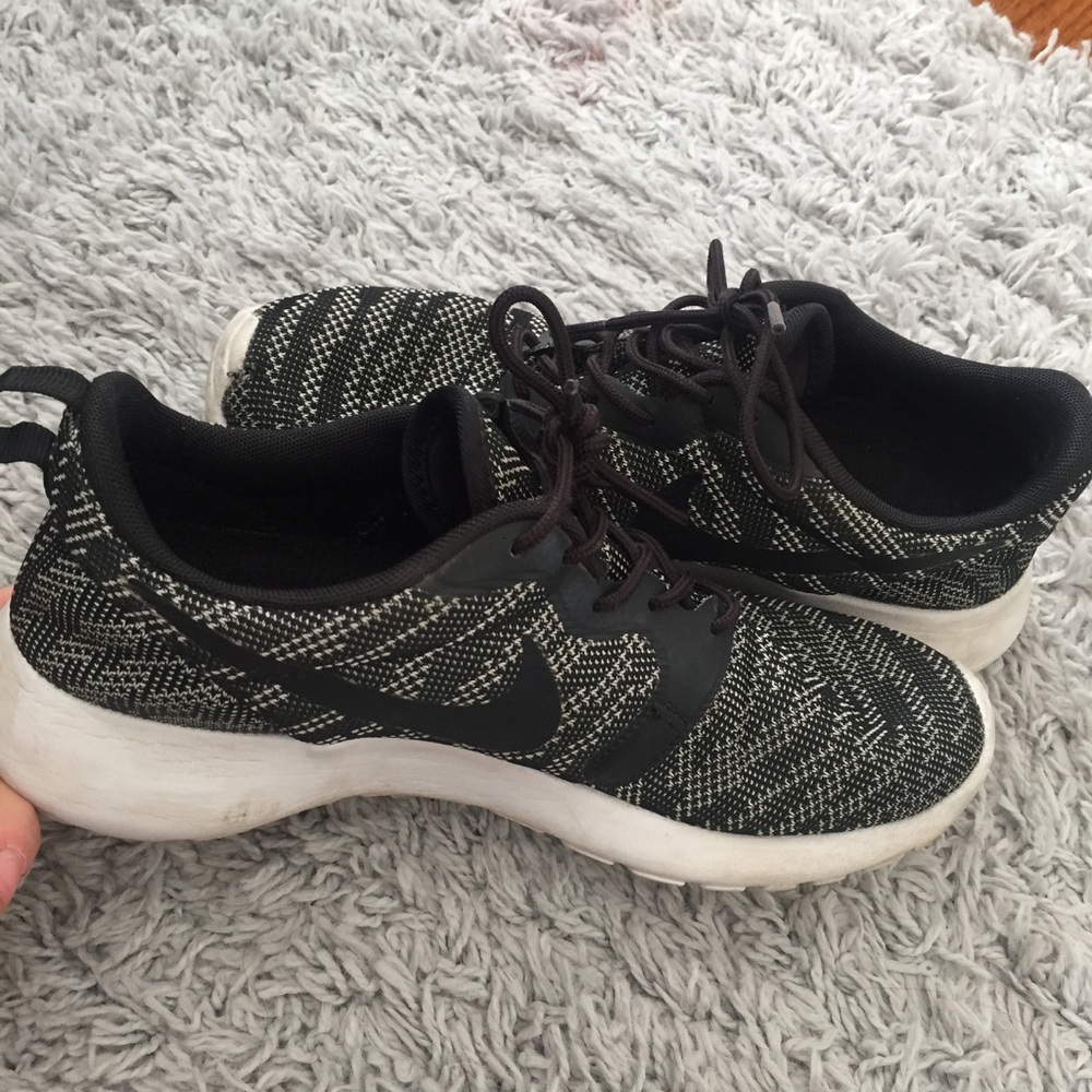 Black&White Nike Sneakers